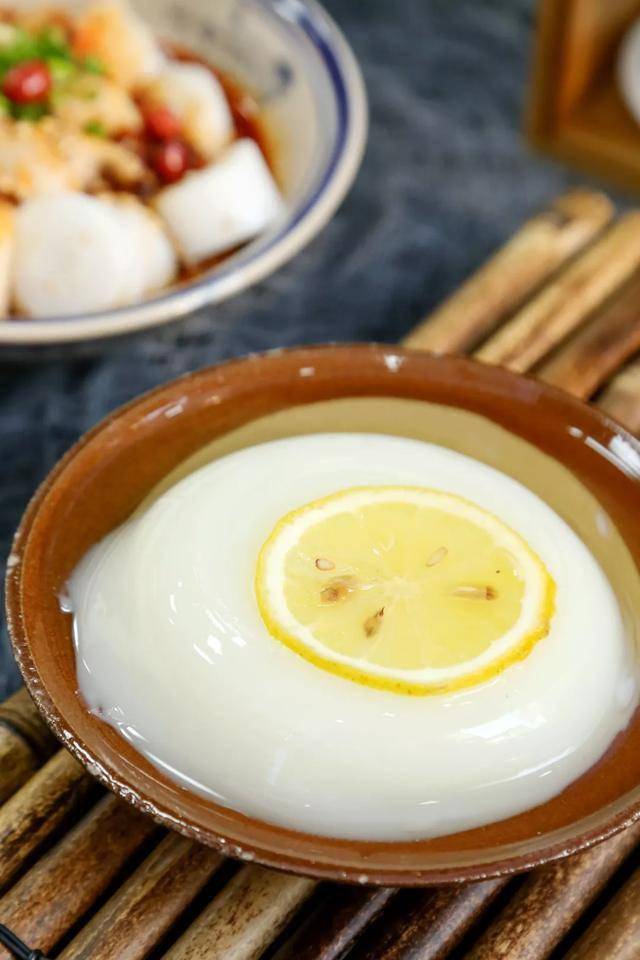 重点来了!据说这个柠檬凉糕能秒杀一切凉糕,不光没吃过,连见都没见过.