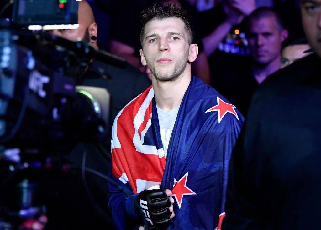 姜宇星:眼部伤口已缝合完毕 相信对手不是有意为之