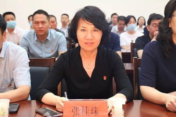 毋慧芳局长代表局党组致辞69活动在庄严的国歌声中开始,毋慧芳局长