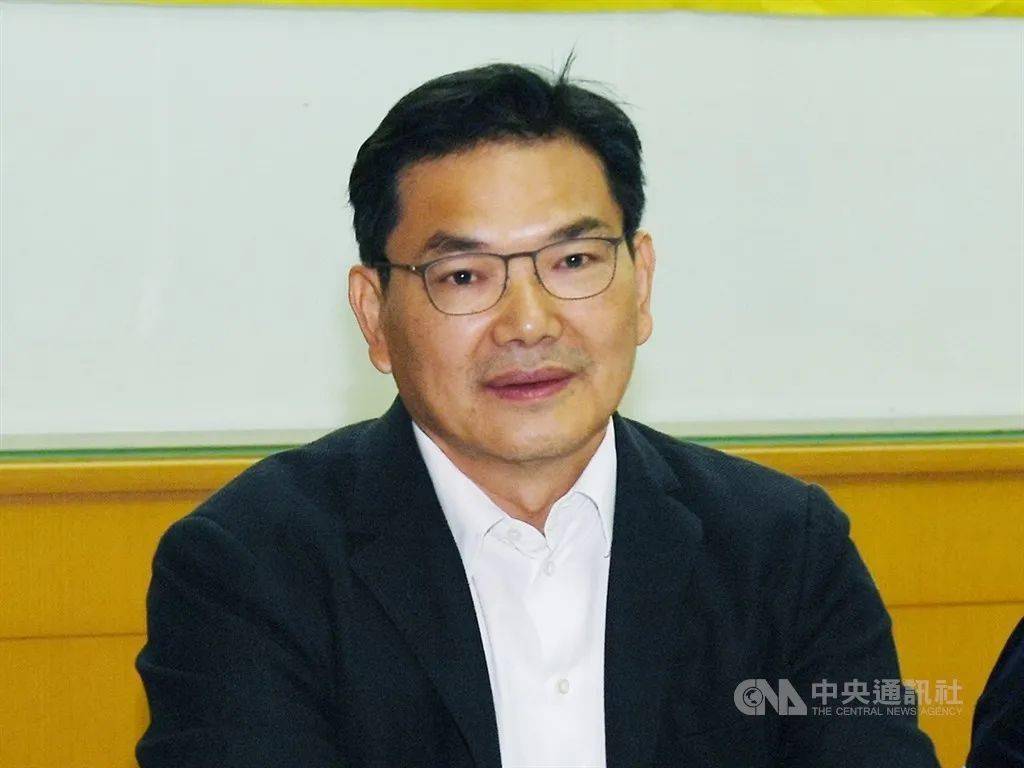 三足鼎立台湾民众党宣布征召吴益政参选高雄市长