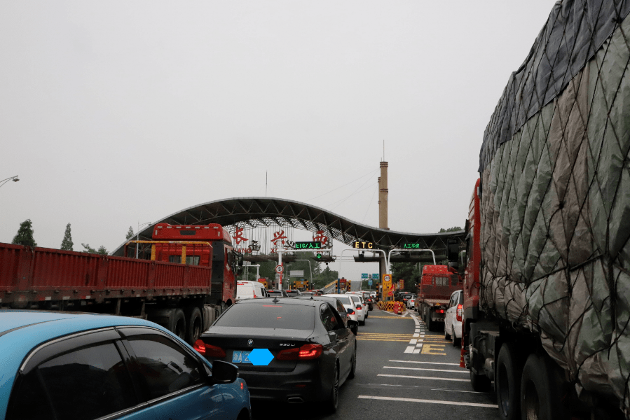 端午小长假首日湖州高速迎来出行高峰