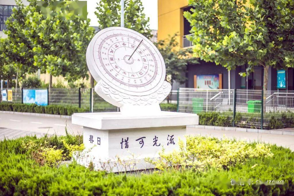 微机室▲图书馆▲篮球场▲亲情电话提醒一中东为石家庄公立高中仅招收