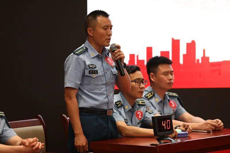 在这次决赛中,大学褚宏彬政委,政工处张盈新主任和各参赛代表队的学院