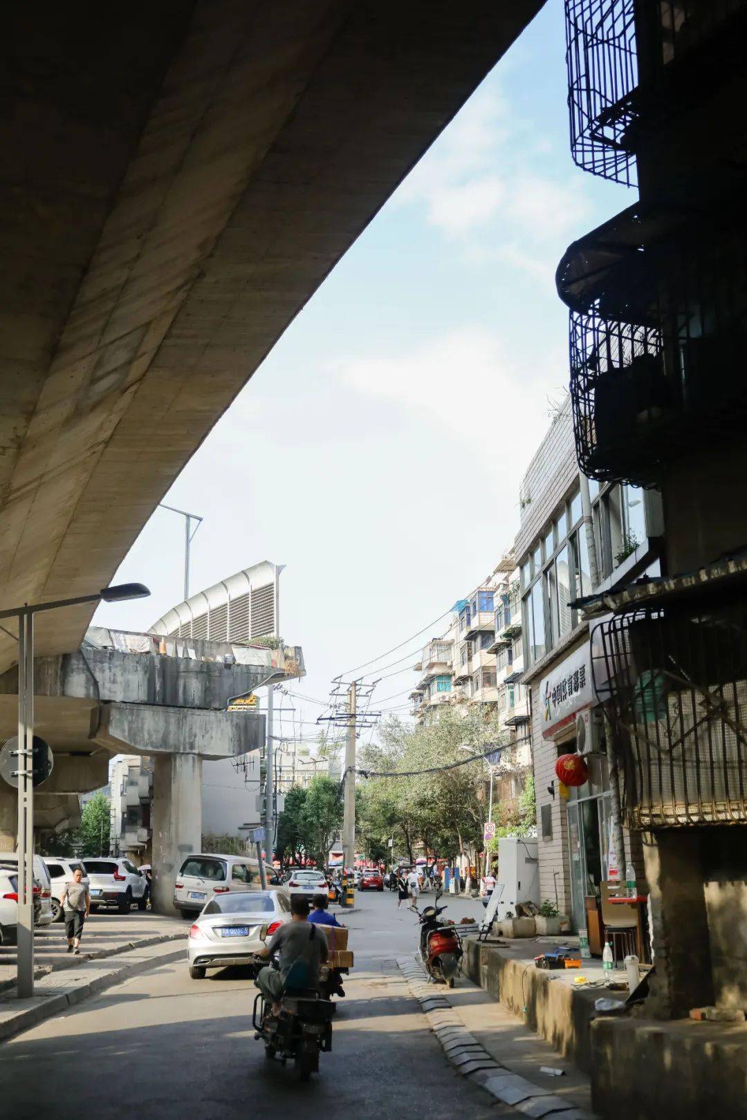 荷花池背后的老街,是外乡人藏在成都的第2食堂_解放西路