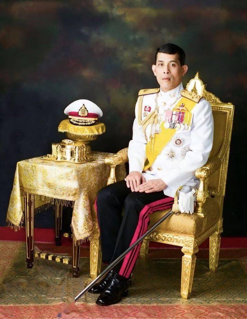 泰国现任国王拉玛十世1939年,暹罗首次改名为泰国,但1945年改回暹罗