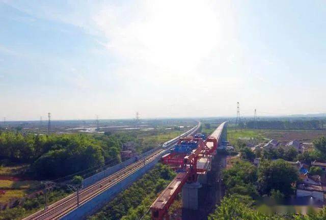 长江经济带沿江通道合肥至武汉高速铁路全长342.