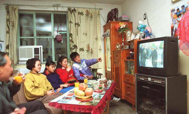 老照片上世纪八九十年代的富裕家庭是什么样