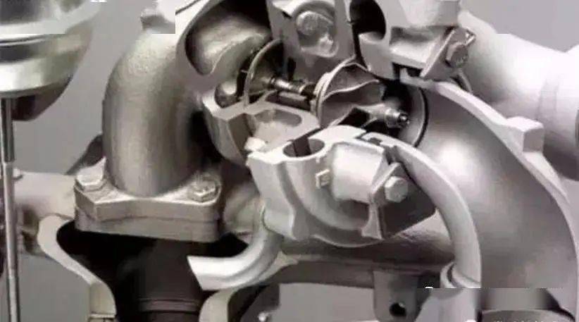 十个发动机上的进气系统技术