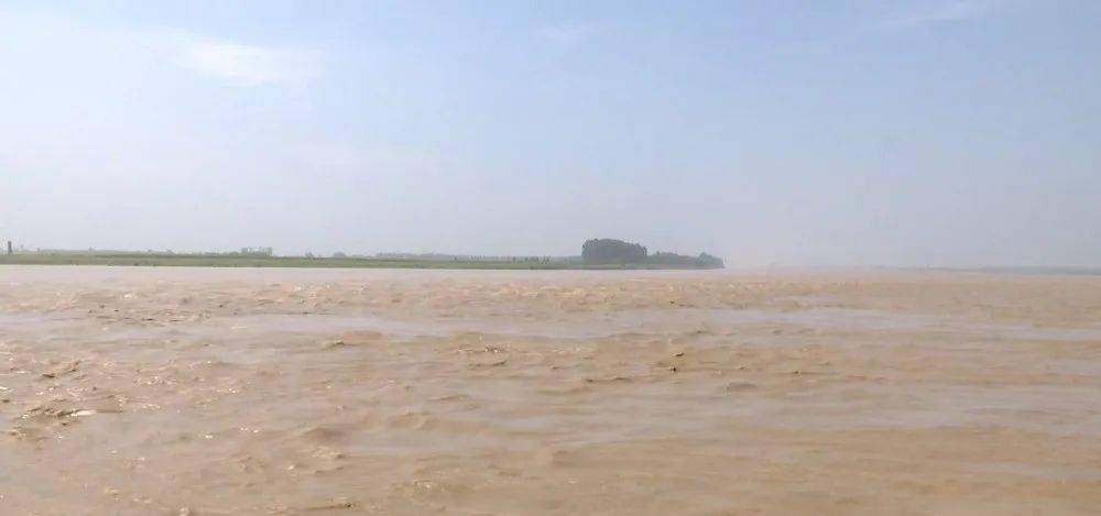 东明黄河边拉起了警戒线东明段迎24年来最大流量