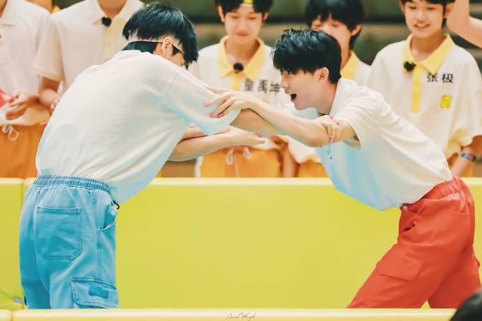 tf家族运动会高清饭拍大放送 嬉笑打闹可爱到晕倒