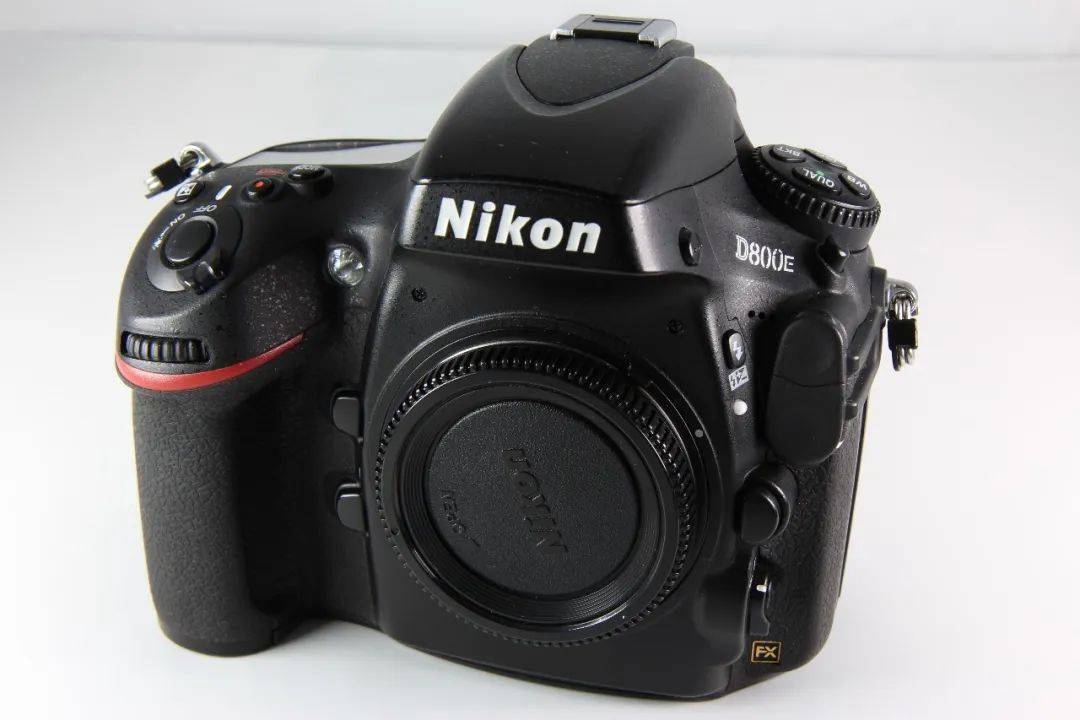 4g 成色98新 6700元3,尼康105/2.