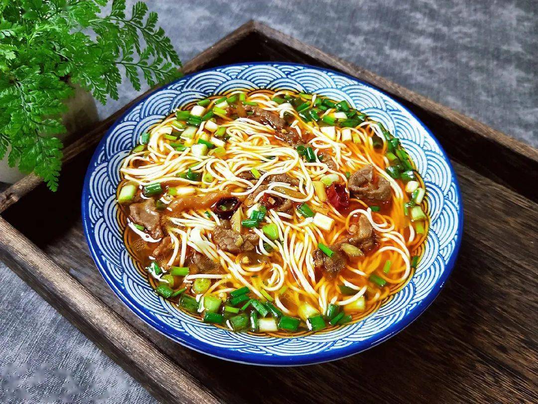 夏季没食欲?那就来一碗酸辣牛肉面吧~专门拯救没食欲