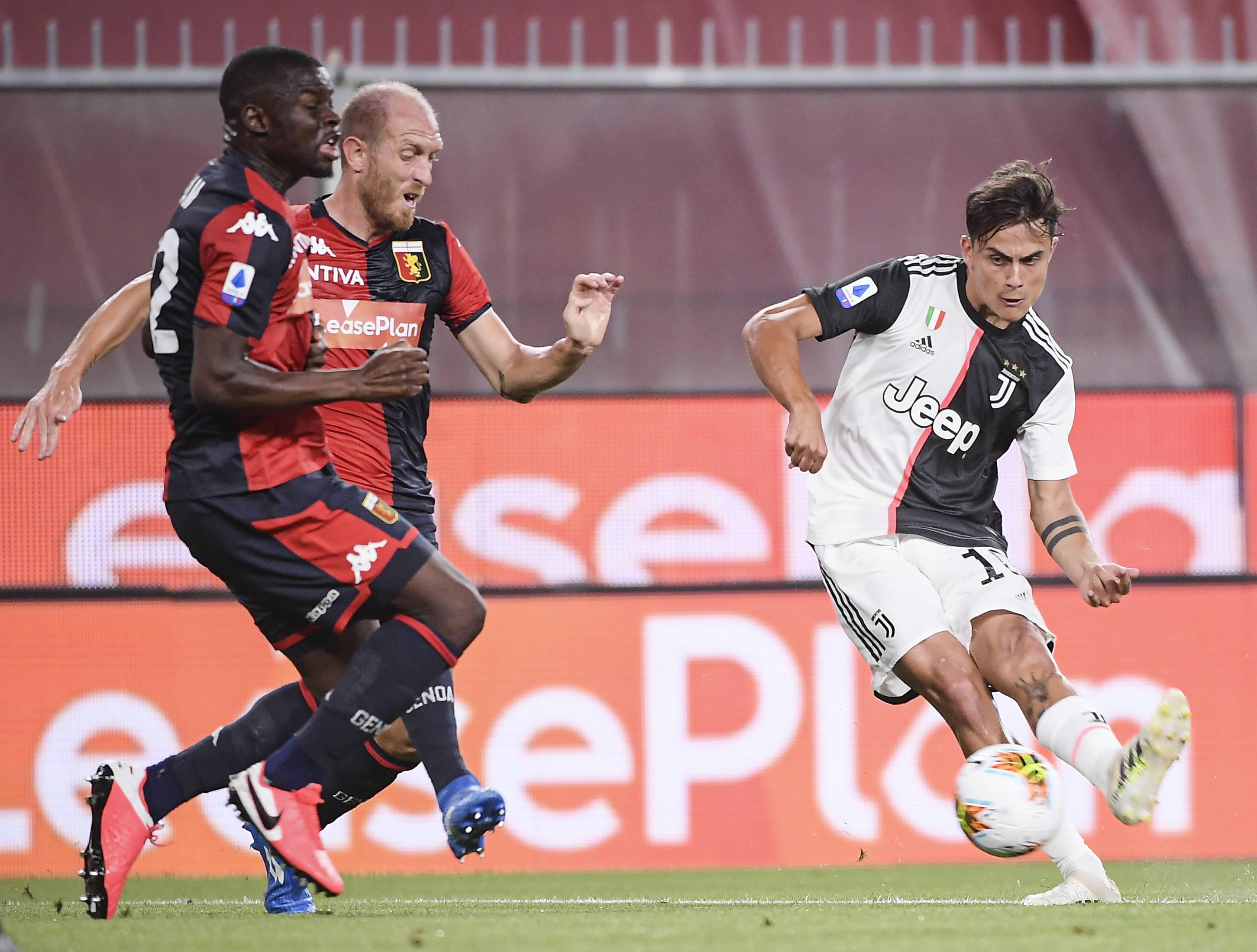 足球——意甲:尤文图斯胜热那亚