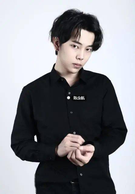 宣布与rng战队合同到期不再续约后,xdd小叮当近期也重新回归斗鱼复播