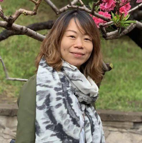 邱玲(国际部主任)中学英语高级教师,英语科科组长,广州市优秀教师