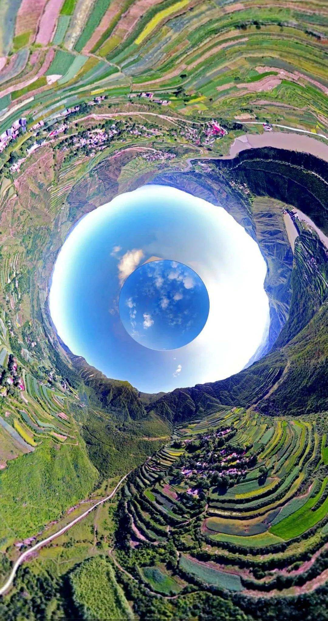 临洮县旅游胜地南屏山风景区南屏山平均海拔2800米,距临洮县城35公里