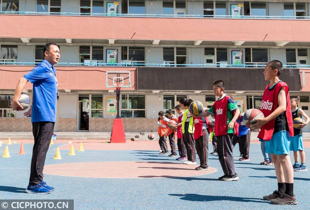 初中体育微课教学设计_初中体育课篮球教案模板_大学体育篮球课心得