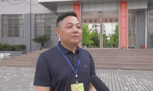 南丰一中副校长张敏说:"高考考场安装空调工程紧,任务重,电力部门工作