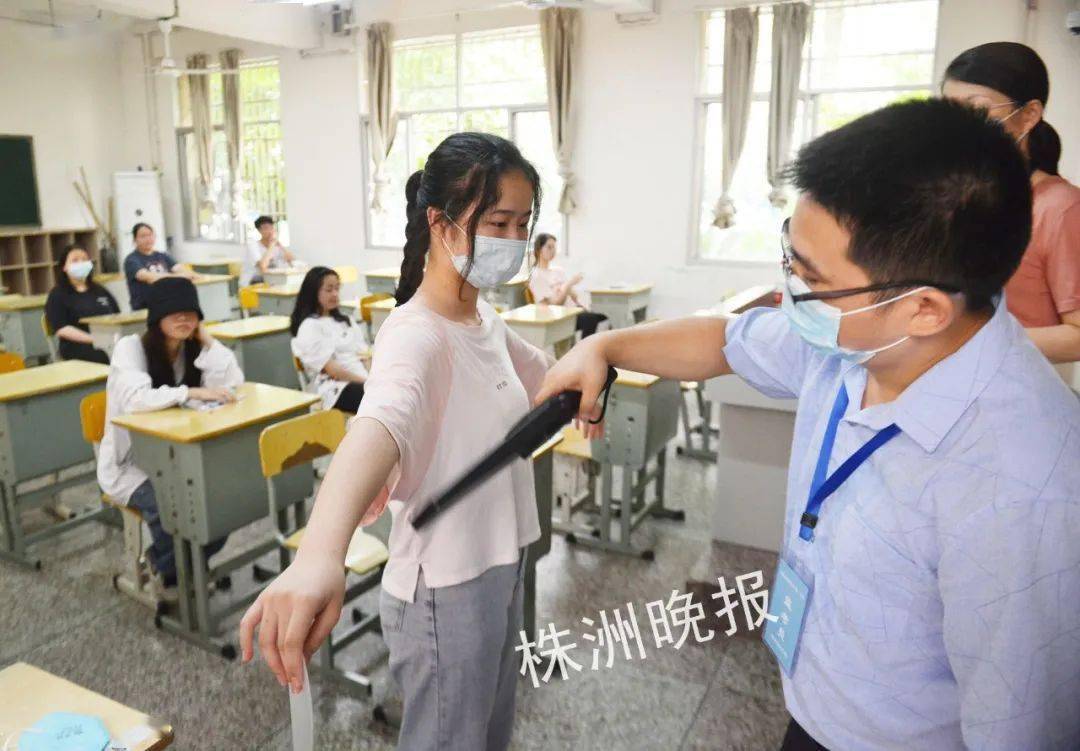 電腦閱卷能用修正帶嗎_索尼1000c用普通的dv帶能拍hdv模式的視頻嗎_一個lr的序號能幾個電腦用