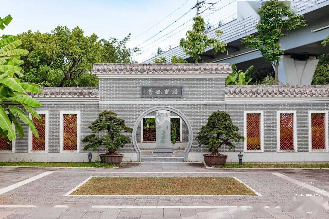 深圳这个地方看日落简直太美了!在地铁上也能看到!