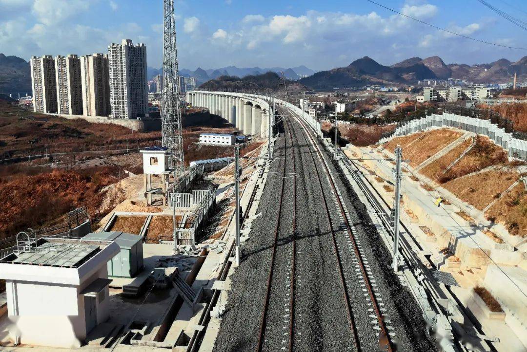 今天安顺至六盘水铁路正式开通运营