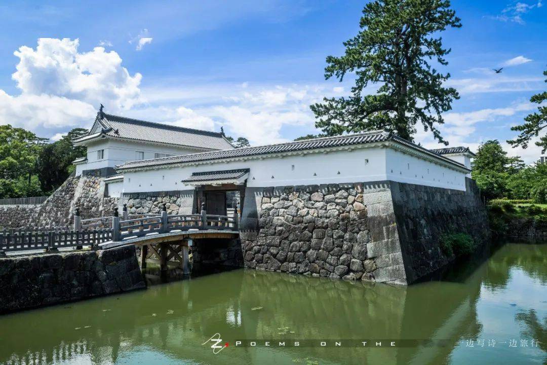 伊势氏纲改名为北条氏纲以后,其父伊势盛时也改名为北条早云,被视为