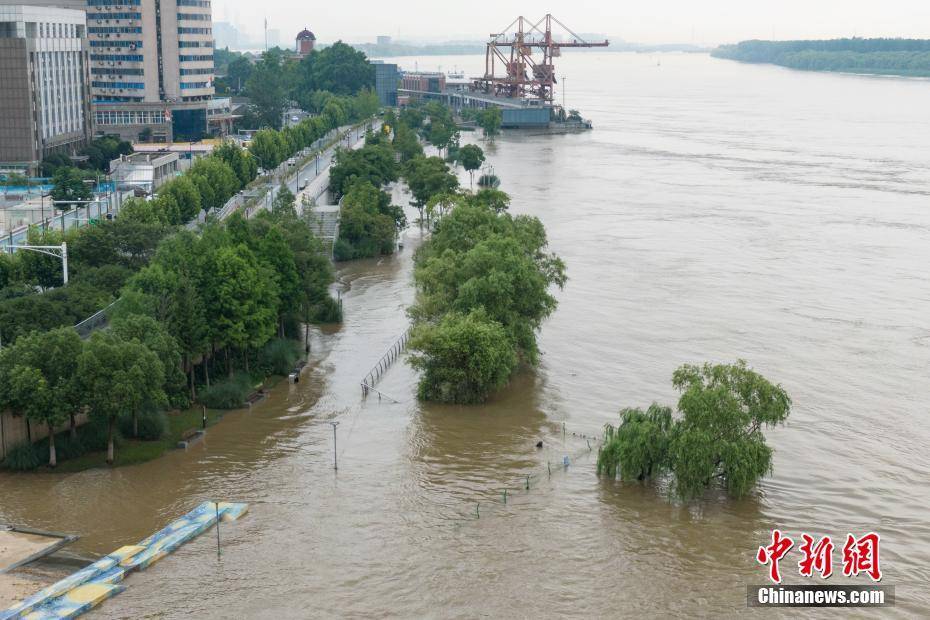 长江南京段水位持续上涨