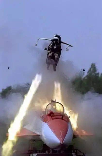 救命法宝反成夺命阎王美军f35弹射椅被俄军70年的产品虐成渣