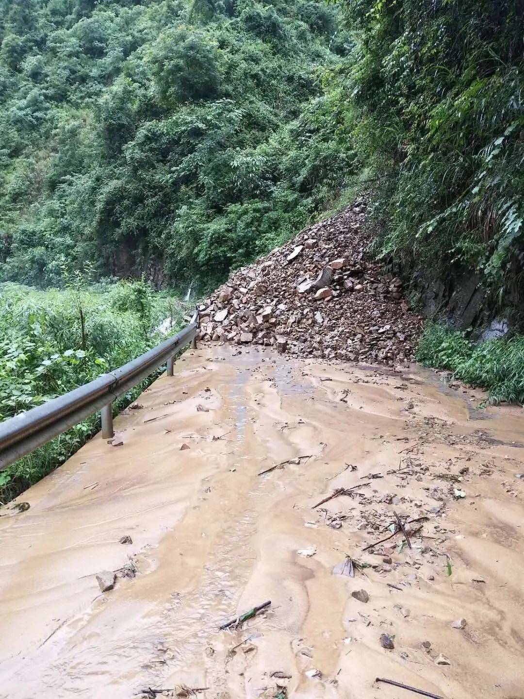 秀山遭受暴雨袭击多个乡镇发生洪涝灾害多图视频