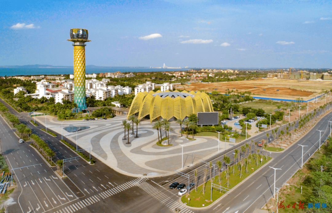 走进海口江东新区,各大重点项目满负荷施工,优化施工组织,打好施工"