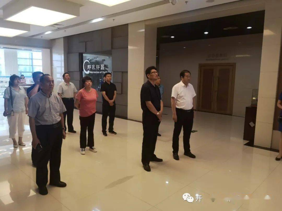 7月8日,开封市自然资源和规划局党组书记薛兆武带队到许昌市考察学习