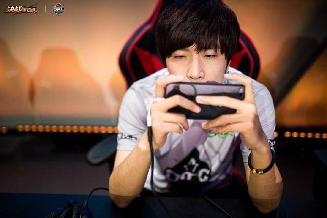 dota十冠王转型决战平安京之后获双冠王,如今以教练身份参加opl_kingj