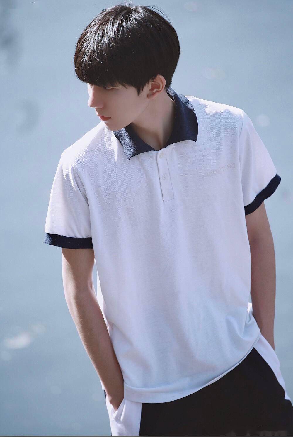 穿校服的王源合集 源学长真帅气