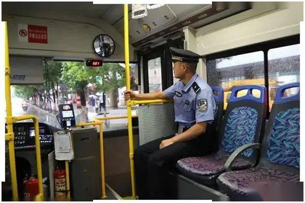 【"创文"进行时】每辆公交车配备一名警察,凯里公安多措并举保平安!