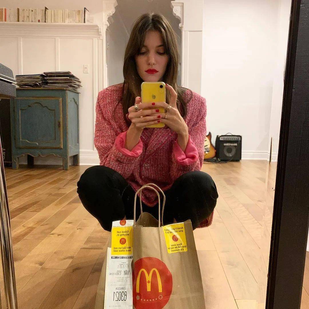 杰出人物 | charlotte cardin 跨越时空的音乐宇宙_lessons