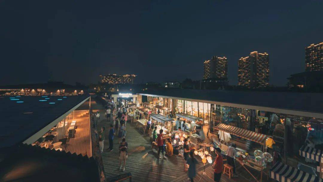 阿那亚夏日生活提案相聚日落海边在音乐中开启欢乐之夏