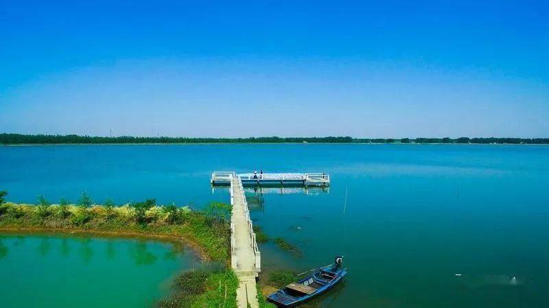 还有美丽的翠月湖翠月湖原名杜集水库因湖面弯似月牙而得名湖区面积