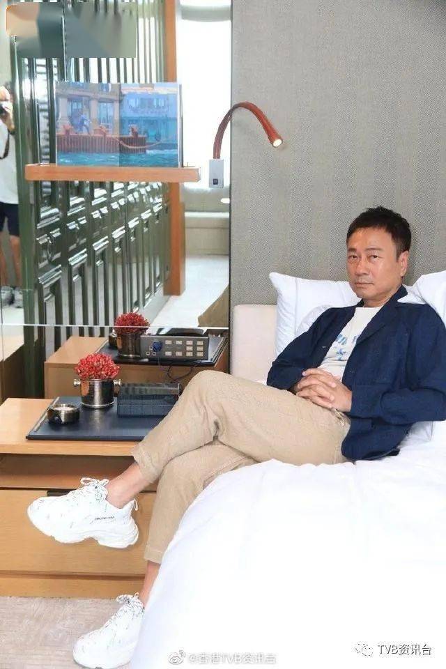 两位视帝戏里戏外斗演技_陈豪