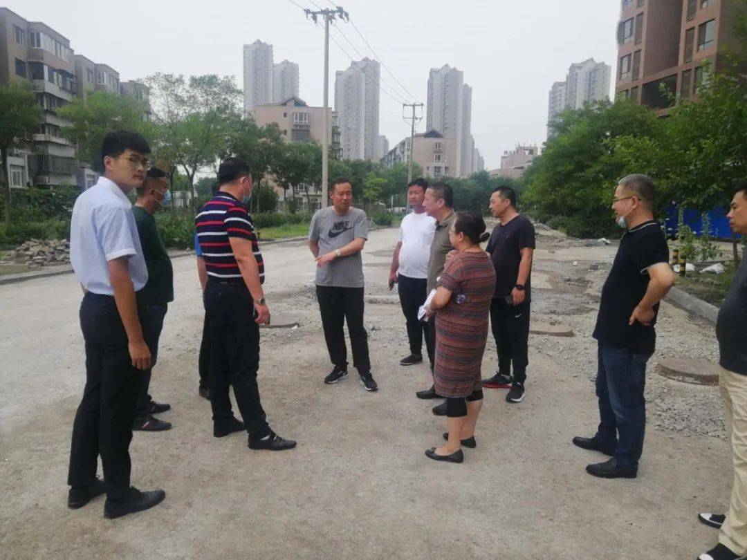 文明创建勠力同心砥砺前行军粮城街全面开展卫生清整行动吹响创文攻坚