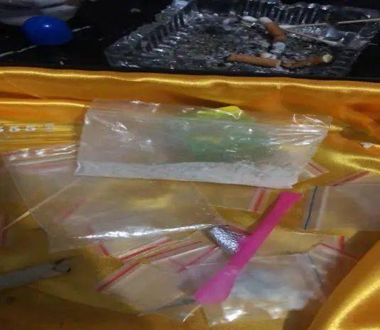 阳城县公安局所队联合捣毁两个吸贩毒窝点