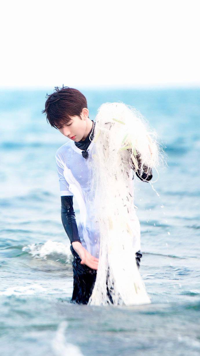 王源海边拍照小合集,盐系少年清爽来袭