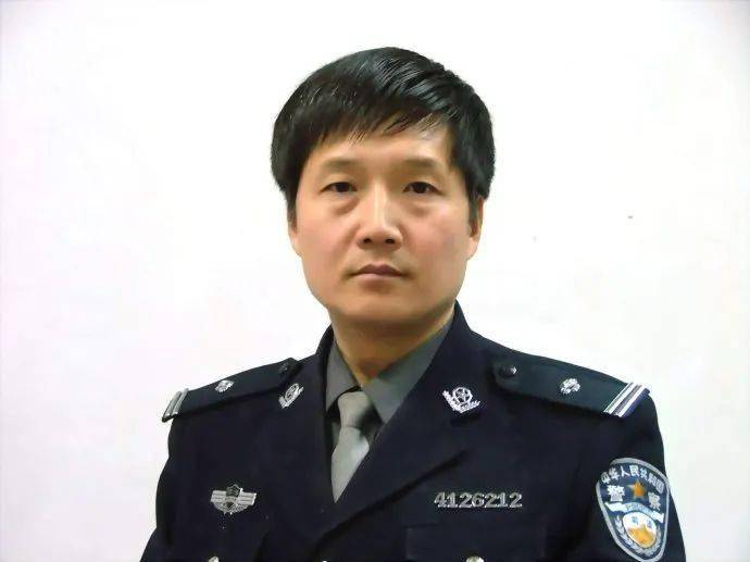 中华新二十四孝事迹回顾狱警忠孝奉双亲记洛阳狱警王春来