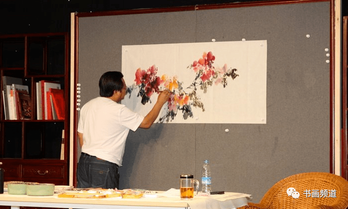 在线课堂 | 从入门到精通 学好写意花鸟画只需记牢这32个字_刘存惠