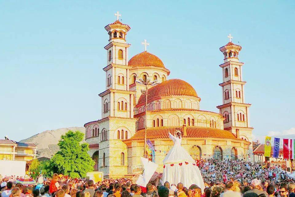 这个碧海蓝天的古堡王国,还鲜少中国人知道!_阿尔巴尼亚