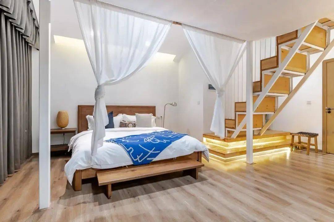 原木茶几,榻榻米,低矮的床都带着日式风格7415"归野"有七间房