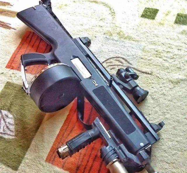 美国aa-12自动霰弹枪,因为太优秀,所以被埋没