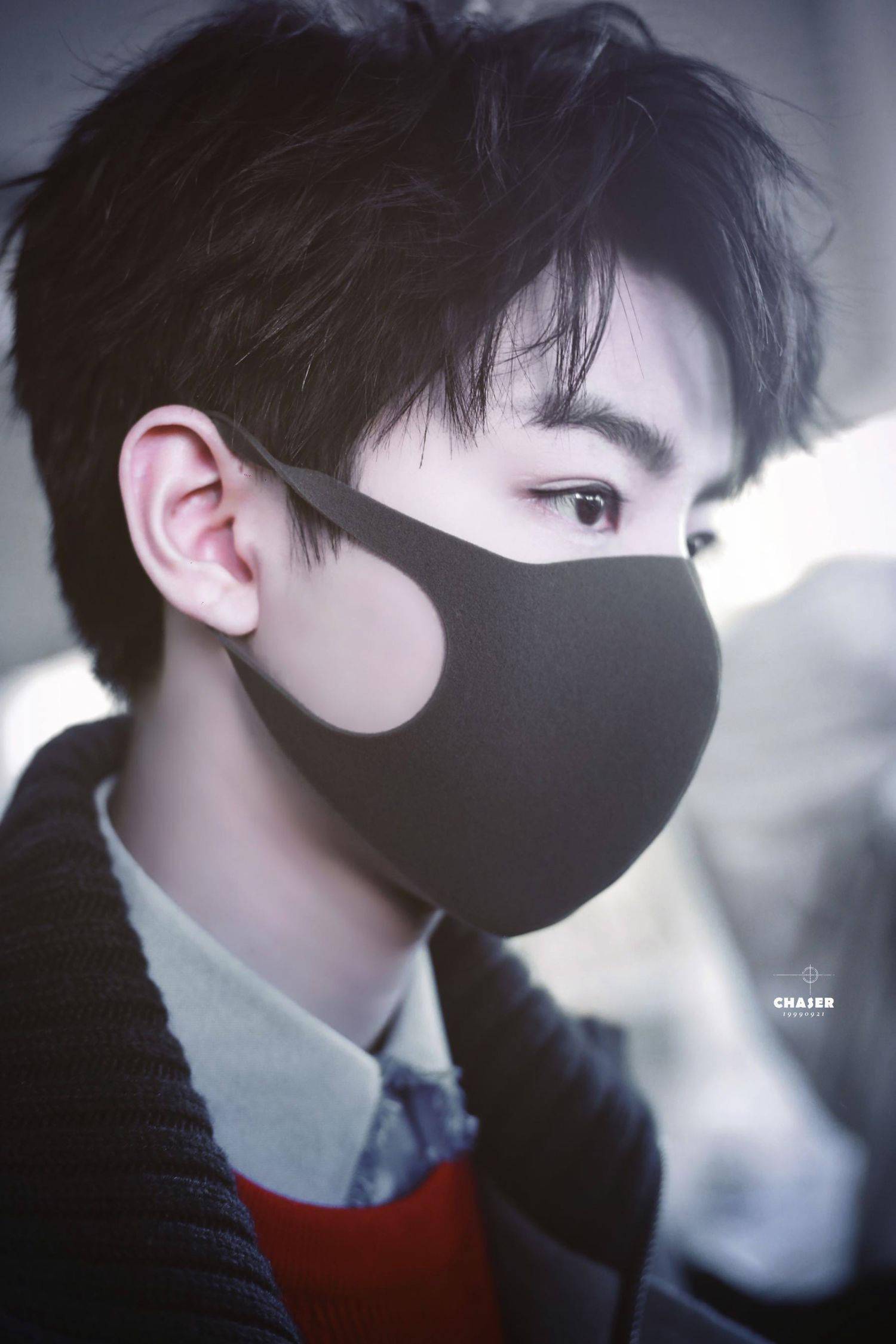 口罩也遮不住帅气的王俊凯,果然机场即秀场呀!