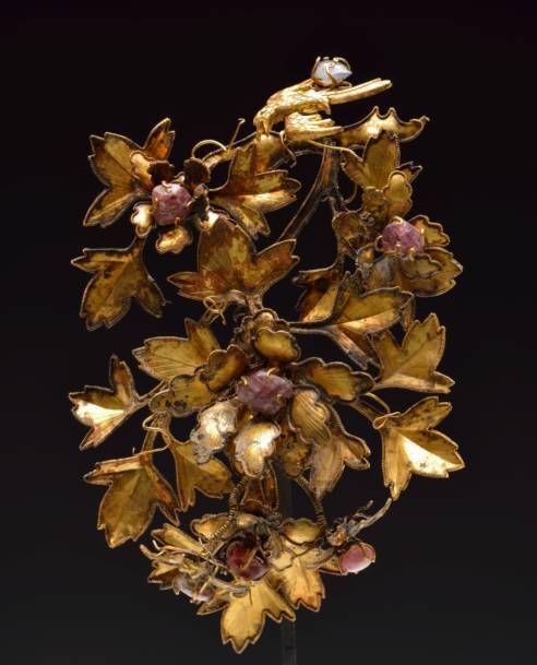 金玉默守湖北蕲春明荆藩王墓珍宝