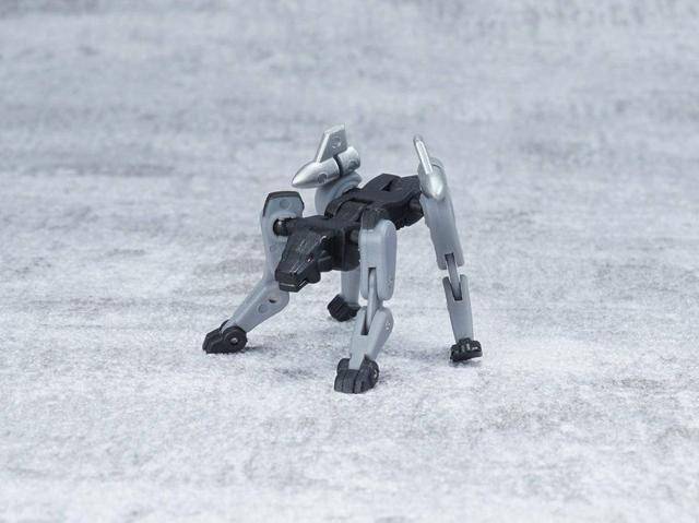 机器狗算是可动性最强的一枚了