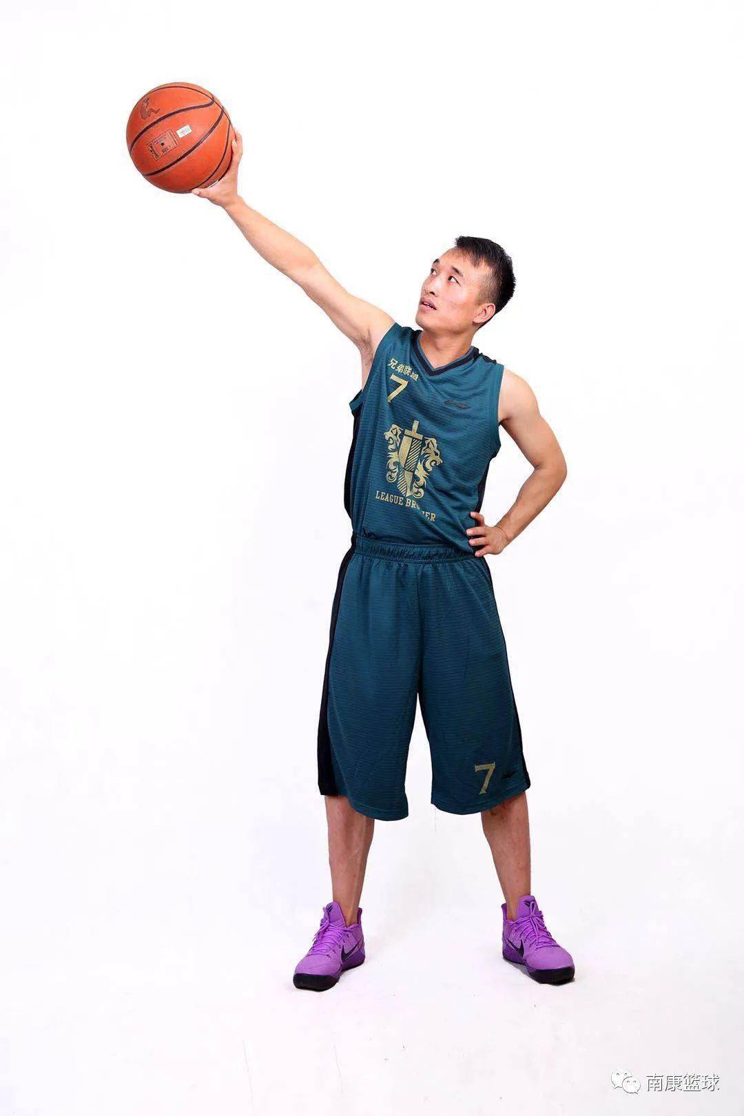 今年球队引入了陈望,王超和"小威少"曾翔宇,实力更进一步球队原本更多